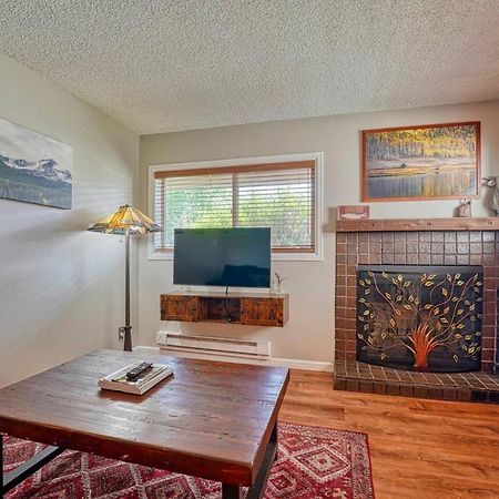 Riverfront Family-Friendly Condo 埃文 外观 照片
