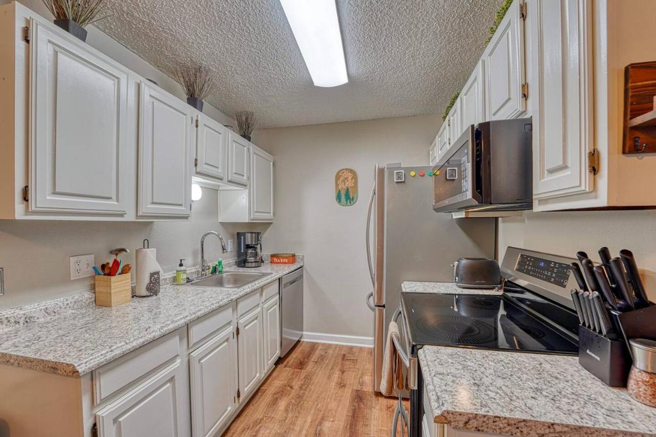 Riverfront Family-Friendly Condo 埃文 外观 照片